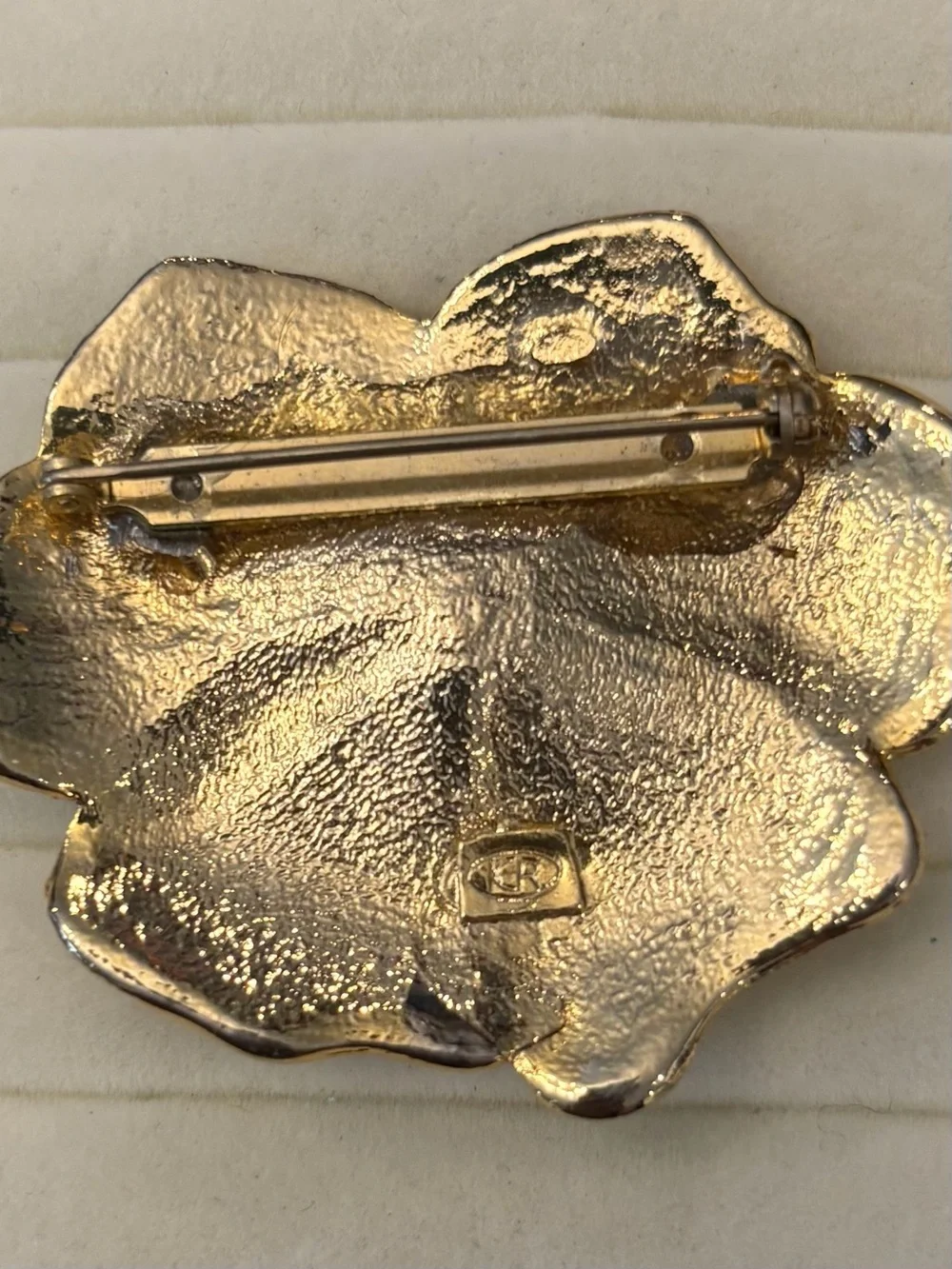 VTG Flower Brooch‎ Glitter Rhinestones Gold Tone Floral Spring Nature Tropical